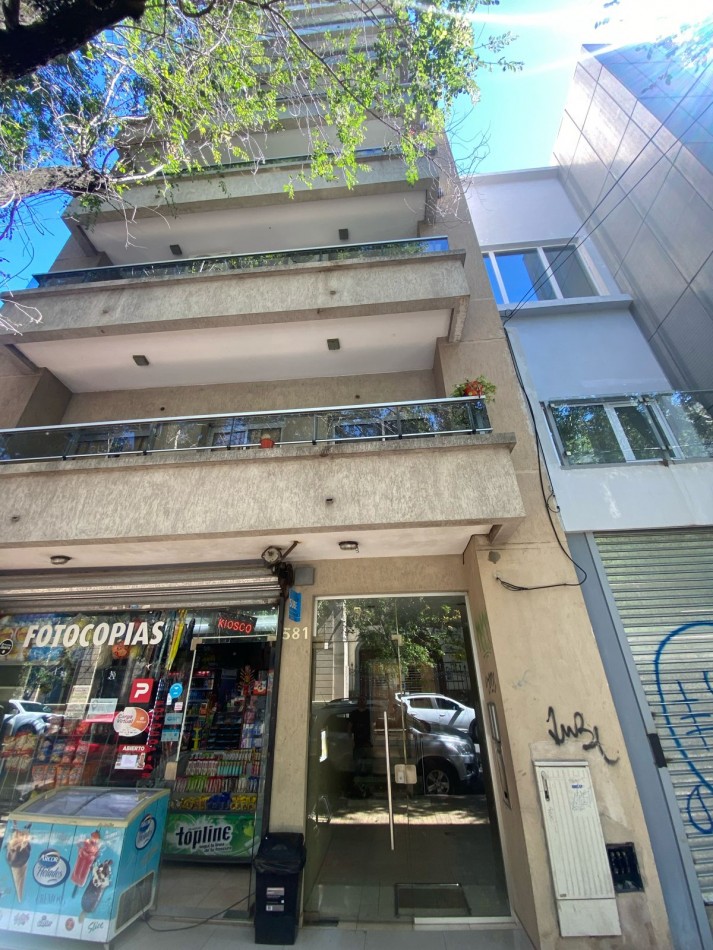 SEMIPISO AL FRENTE 